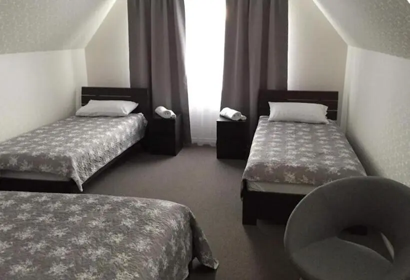 اتاق استاندارد سه نفره, Tiigi Accommodation