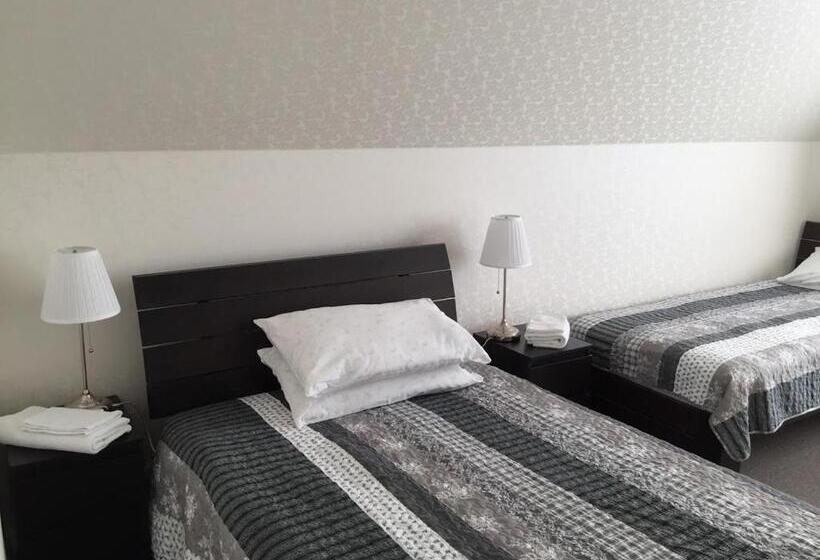 اتاق استاندارد سه نفره, Tiigi Accommodation