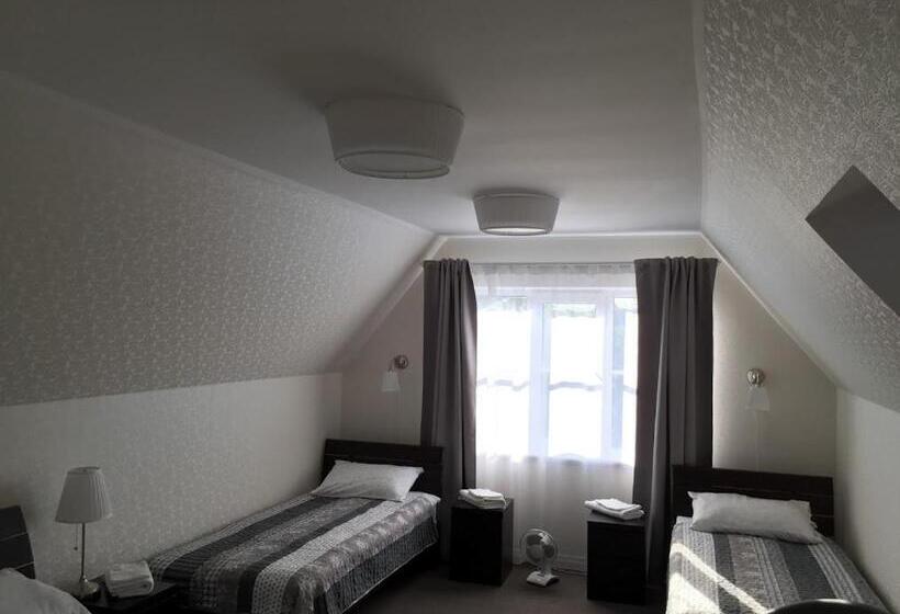 اتاق استاندارد سه نفره, Tiigi Accommodation