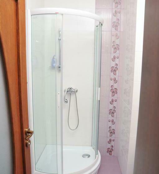 标准间, Pensiunea Kenza