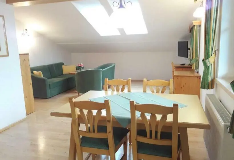 バルコニー付き１ベッドルームアパートメント, Appartment Ransburggut