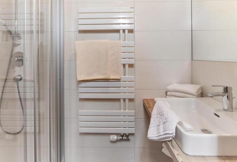 バルコニー付き1ベッドルームアパートメント, Appartment Ransburggut