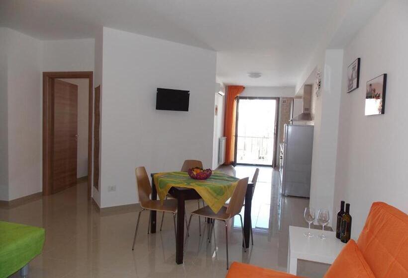 带1个卧室的带阳台的公寓, Residence Ideal