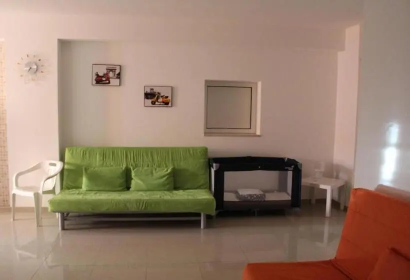 Huoneisto 1 Makuuhuone Parveke, Residence Ideal