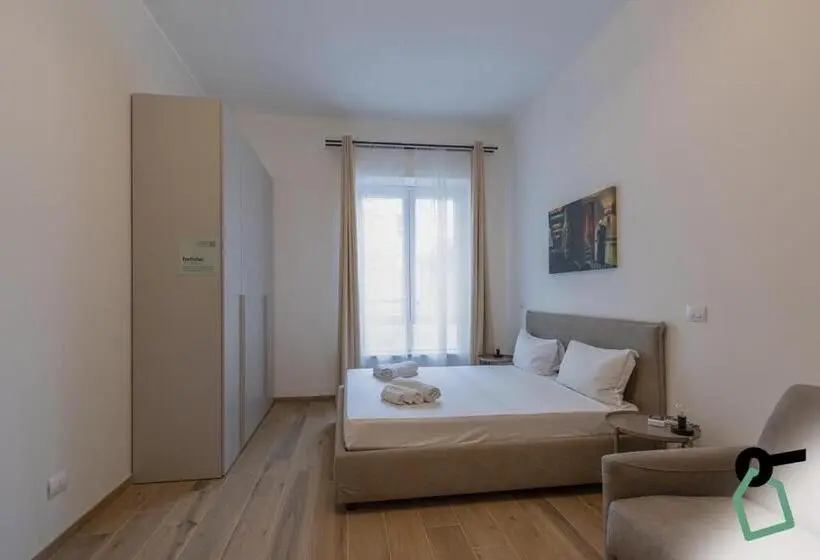 Standard-studio, Hotiday Torino Principi