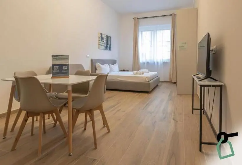 Standard-studio, Hotiday Torino Principi