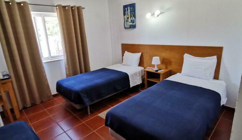 标准三人间, Retiro Dos Batudes