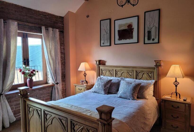 חדר דחוקס עם מיטת קינג, The Ginney Country Guest House