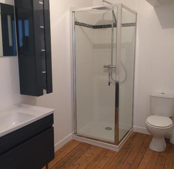 חדר סטודיו סטנדרד, Som Home