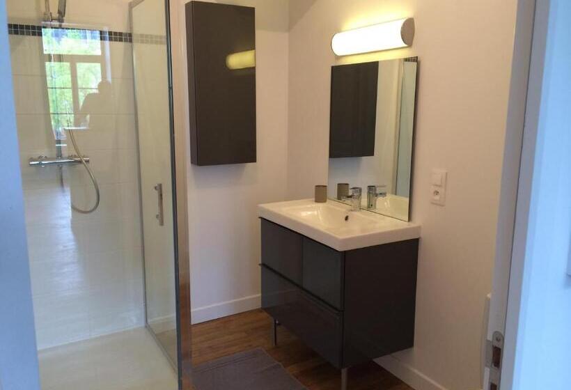 דירת חדר, Som Home