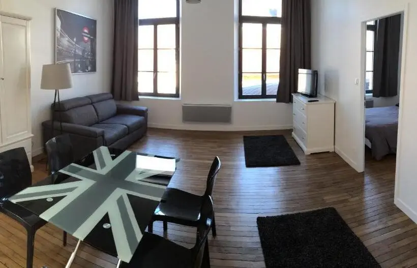 １ベッドルームアパートメント, Som Home