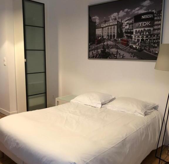 חדר סטודיו סטנדרד, Som Home