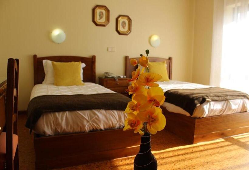 スタンダードルーム, A Muralha