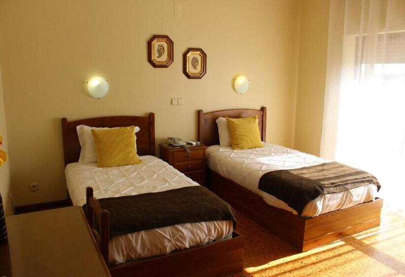 スタンダードルーム, A Muralha