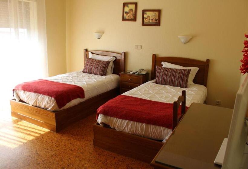 スタンダードルーム, A Muralha