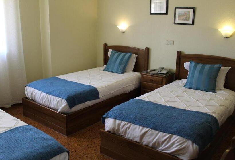 スタンダードトリプルルーム, A Muralha