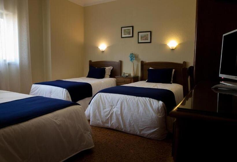 スタンダードトリプルルーム, A Muralha