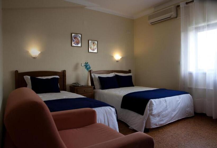 スタンダードトリプルルーム, A Muralha