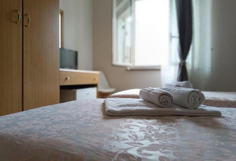 غرفة قياسية ثلاثية, Il Quadrifoglio