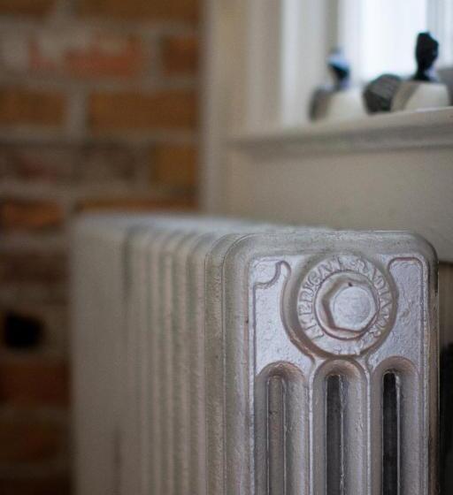 דירת חדר נוף לגינה, Historic White Blossom House