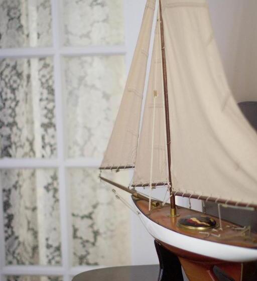 דירת חדר נוף לגינה, Historic White Blossom House