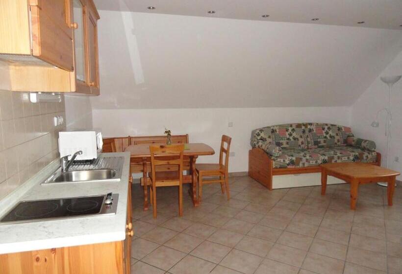 آپارتمان 1 خوابه با بالکن, Farm Stay Dolinar Krainer