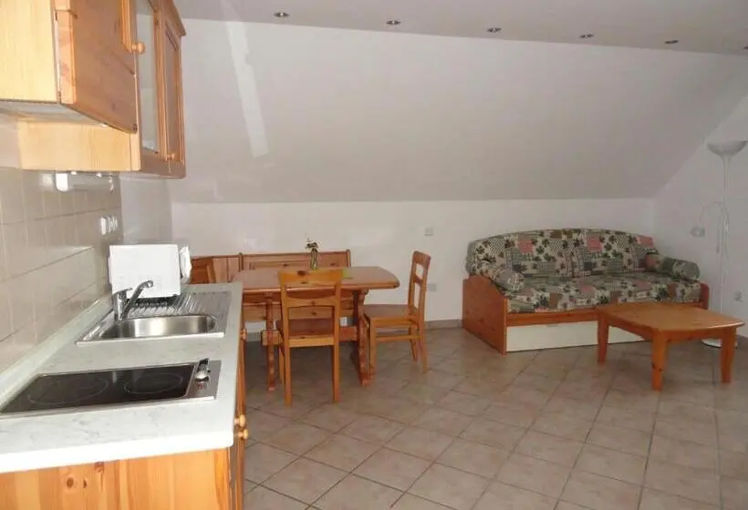 آپارتمان 1 خوابه با بالکن, Farm Stay Dolinar Krainer
