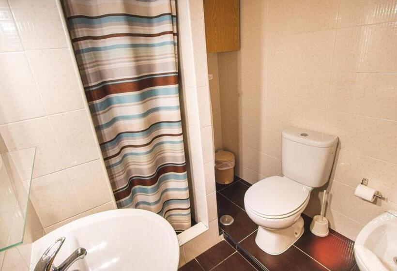 Апартаменты 1 Спальня с Балконом, Colmeia  Alojamento Local