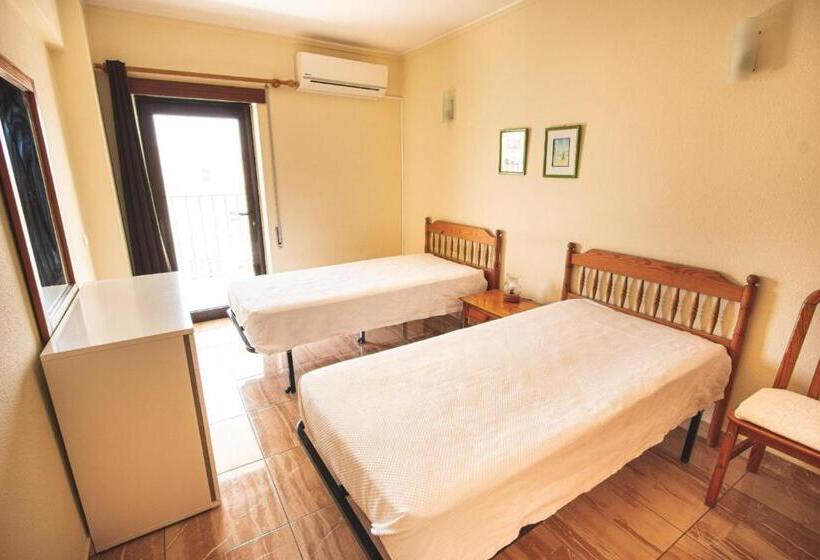 Апартаменты 1 Спальня с Балконом, Colmeia  Alojamento Local