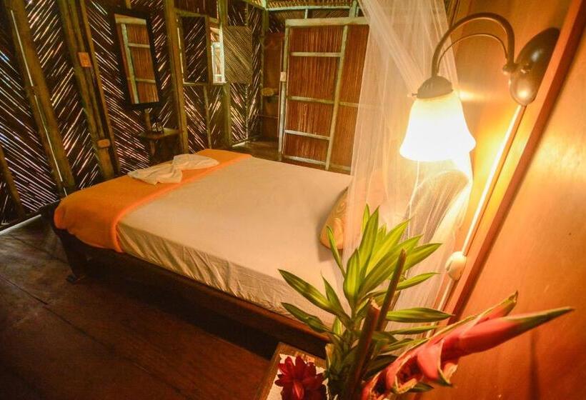 带海景标准四人间, Finca Escondida