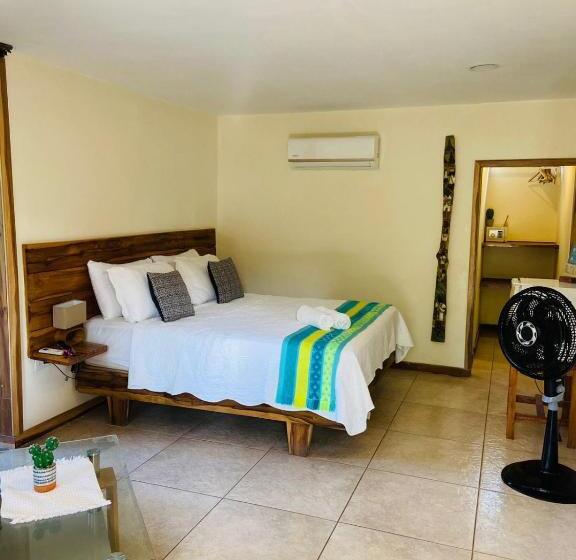 标准间带游泳池, Finca Escondida