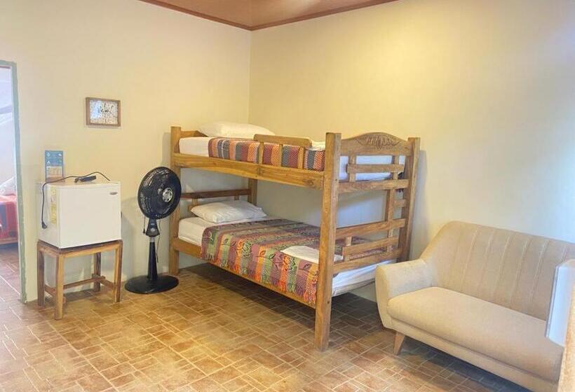 四人标准间, Finca Escondida