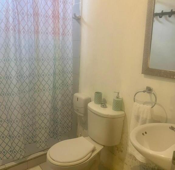 四人标准间, Finca Escondida