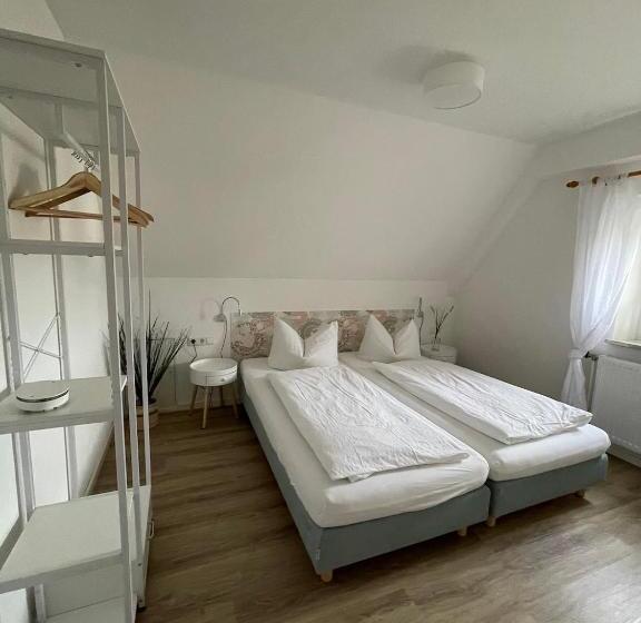 Апартаменты 2 Спальни, Zum Schwanen Garni