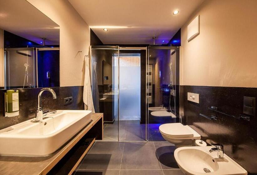 سوییت جونیور, Sonus Alpis Adults Only