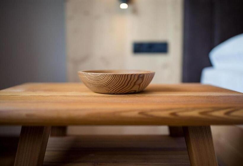 سوییت لوکس, Sonus Alpis Adults Only