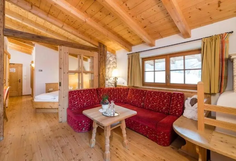Deluxe-huone Parveke, Naturhotel Lüsnerhof