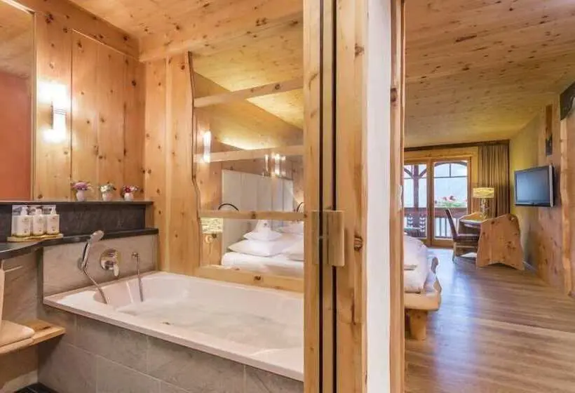 Sviitti Vuoristonäkymä, Naturhotel Lüsnerhof