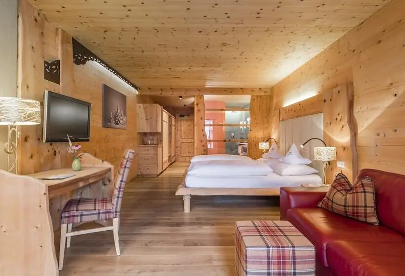 Sviitti Vuoristonäkymä, Naturhotel Lüsnerhof