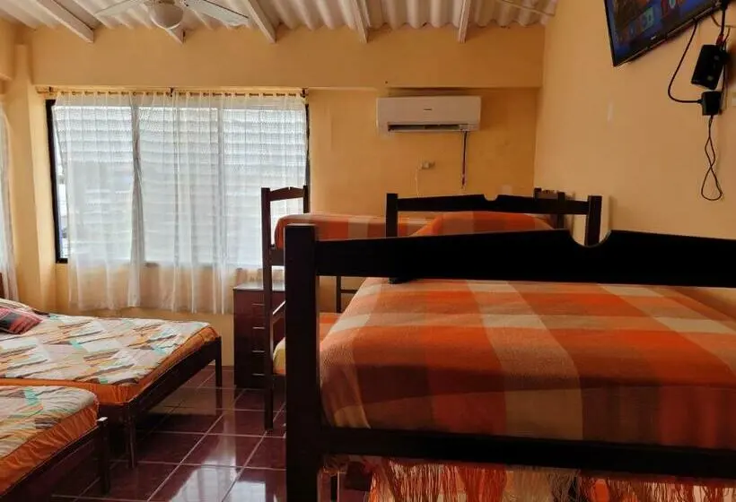 اتاق سوپریور خانوادگی, Hostal Haziel