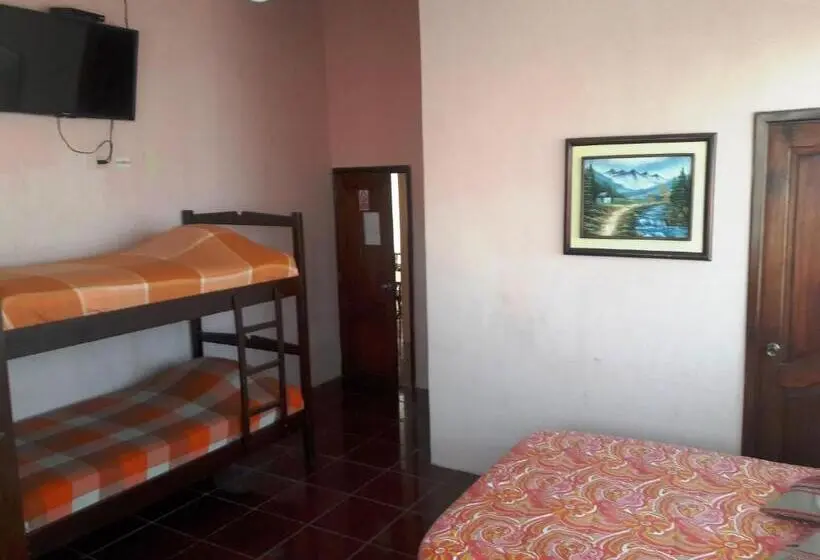 اتاق سوپریور خانوادگی, Hostal Haziel