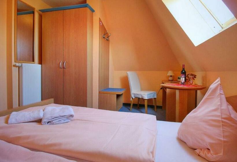 标准间, Pension Mola