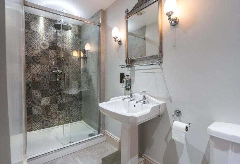 ４ベッドルームアパートメント, 1 Elliot Terrace