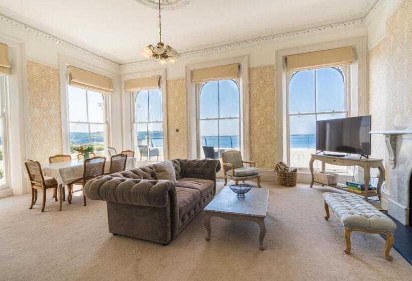 海の見える１ベッドルームアパートメント, 1 Elliot Terrace