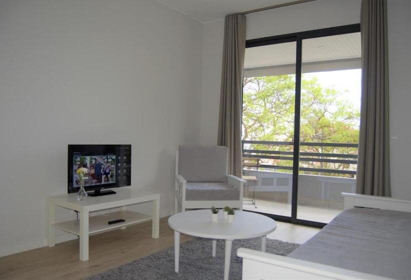 Студио Стандарт с Балконом, Apartamentos Turísticos Vitoria By Petit Hotels