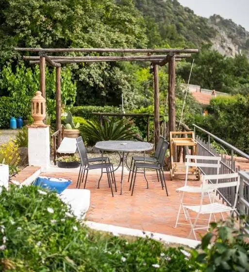 اتاق لوکس, B&b Calandrella