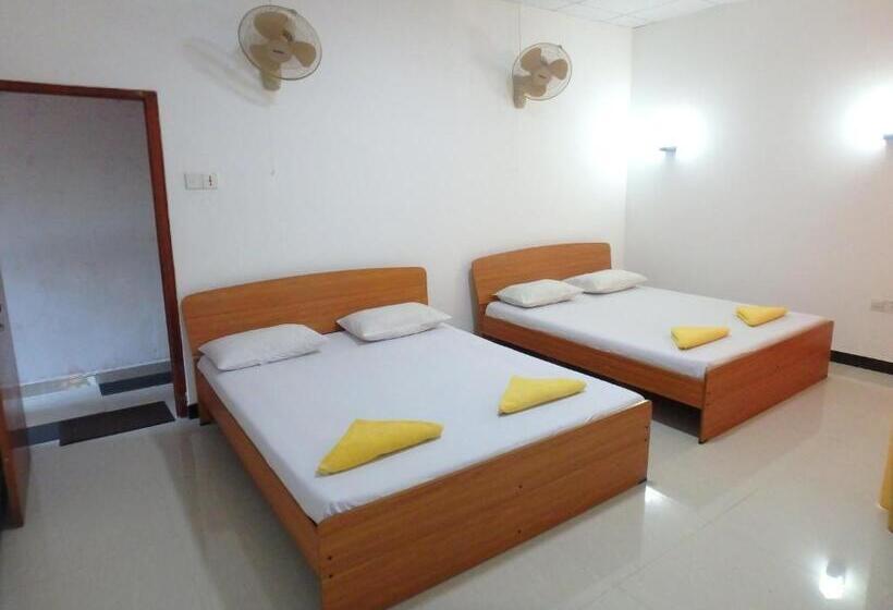 اتاق خانوادگی, K Holiday