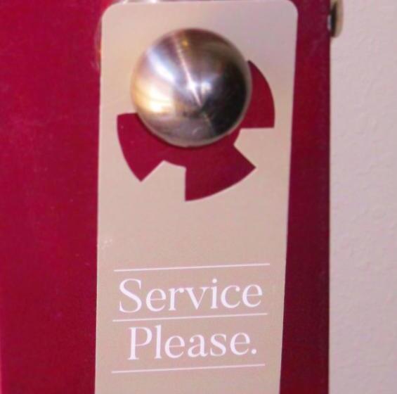 스위트, Turning Leaf Townhome Suites