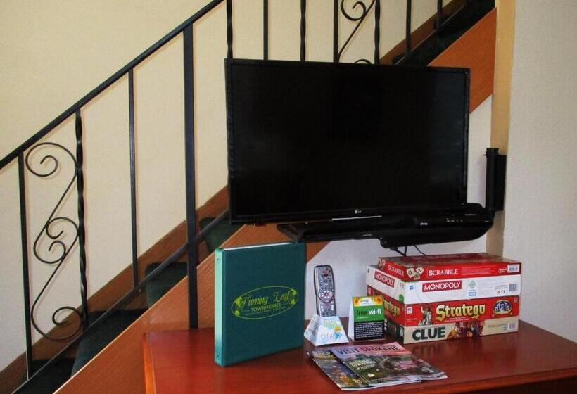 스위트, Turning Leaf Townhome Suites