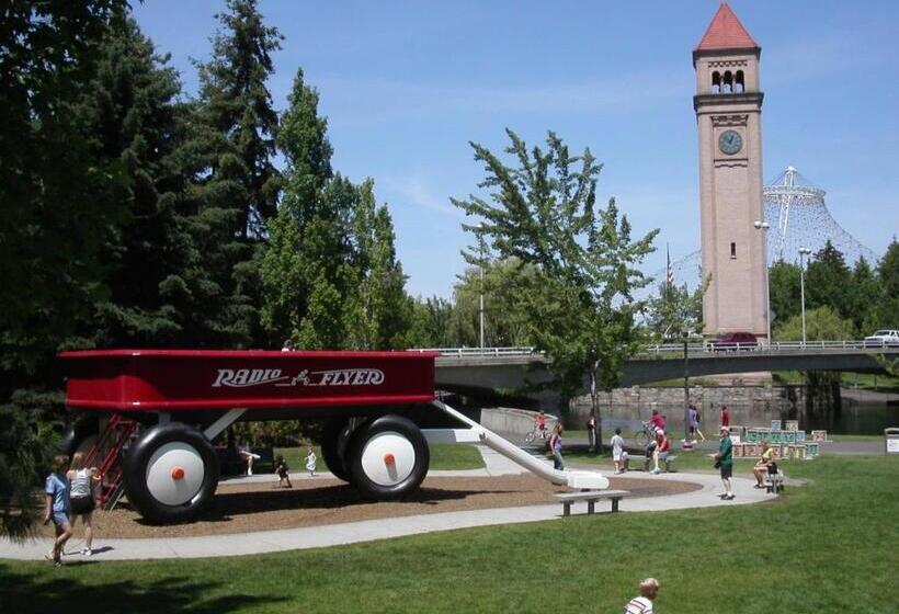 스위트, Turning Leaf Townhome Suites